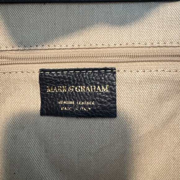 Chic Black and Cream Tote with Sturdy Handles - Picture 12 of 12